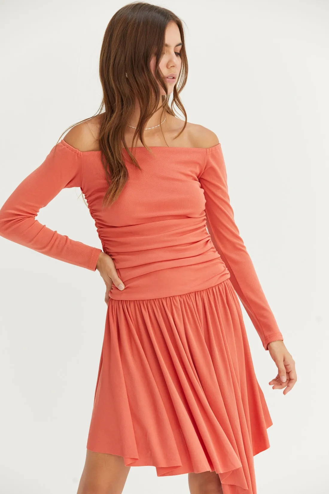 HF24G061-Jersey Off-shoulder Ruched Dress