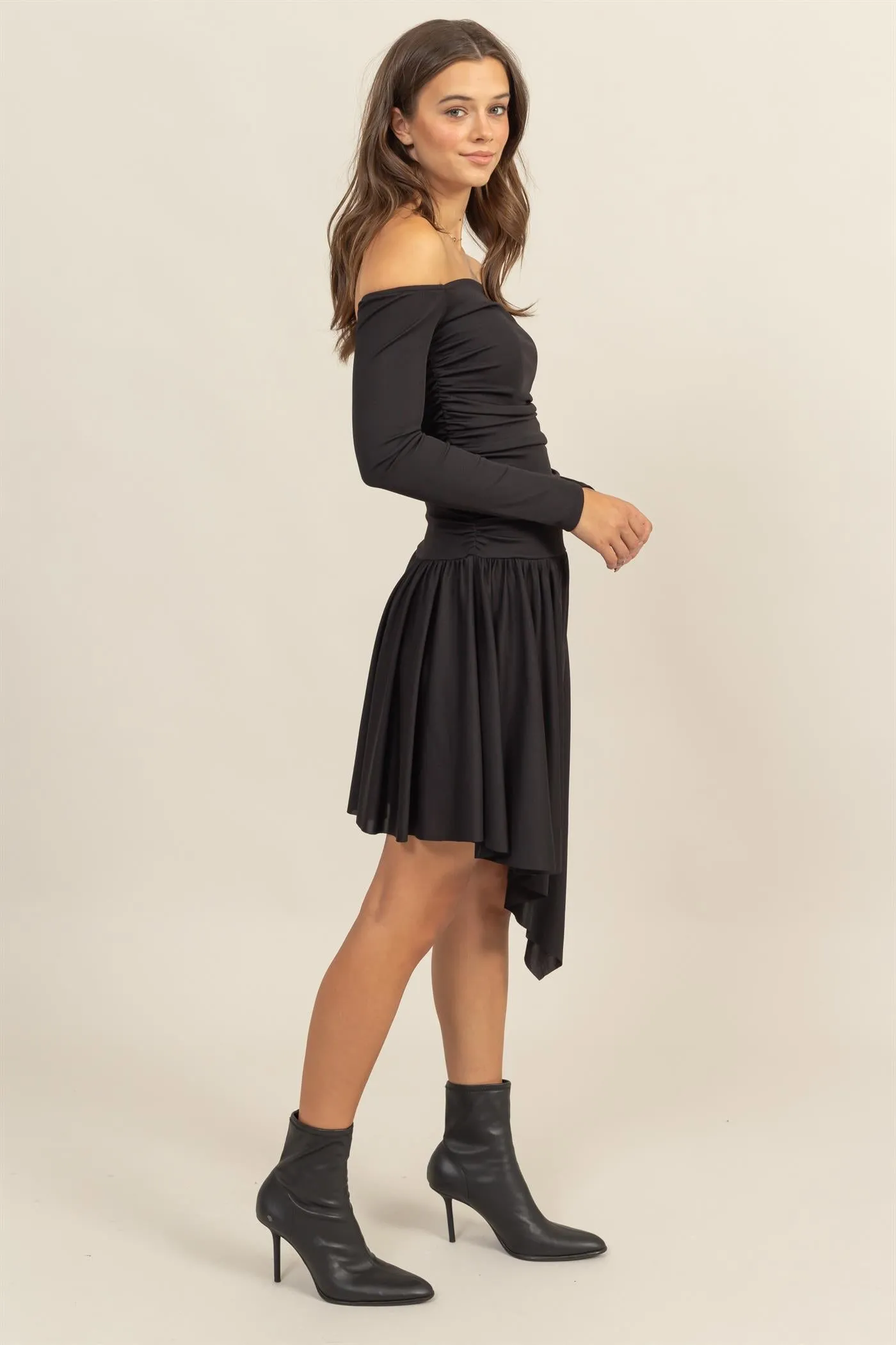 HF24G061-Jersey Off-shoulder Ruched Dress