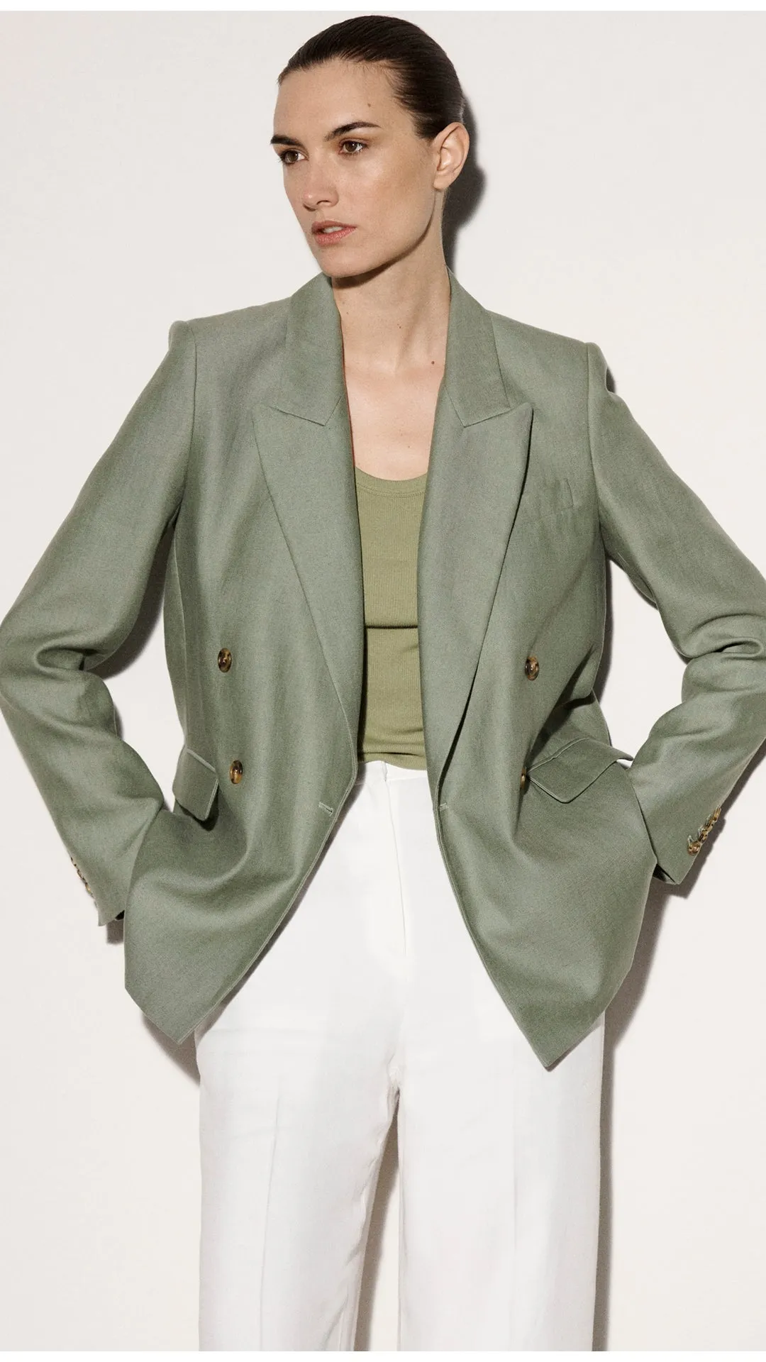 Peak Lapel Blazer in Linen | Sage