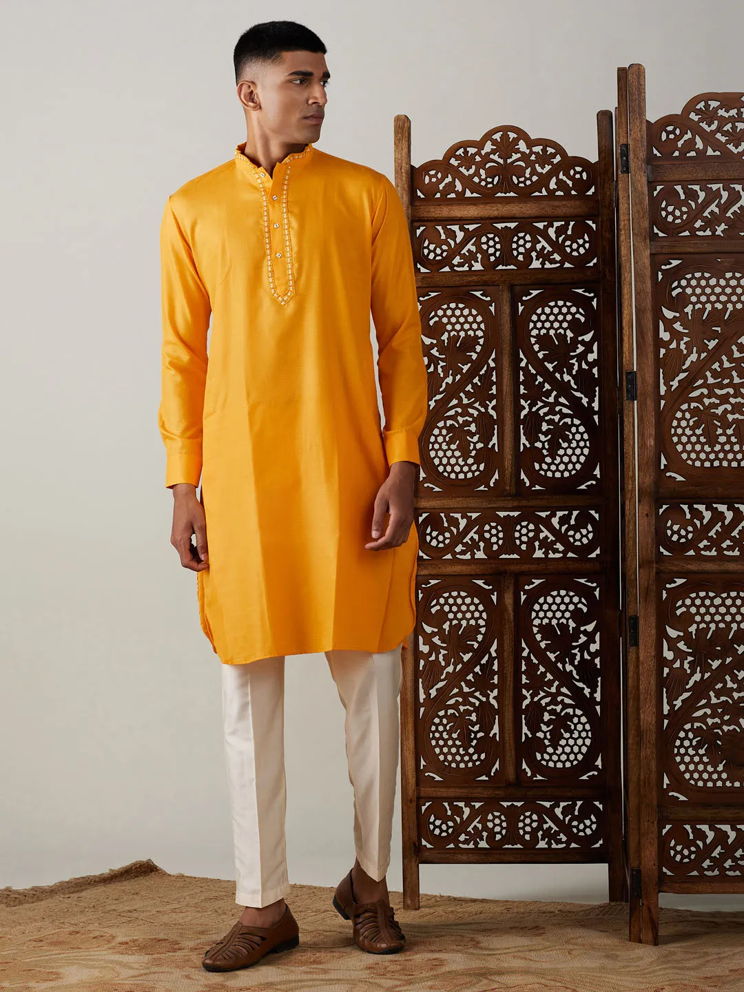 VASTRAMAY Men's Solid Kurta with Pyjama Set