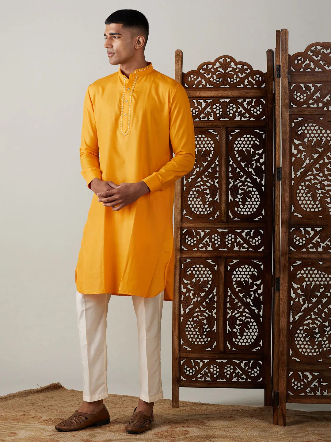 VASTRAMAY Men's Solid Kurta with Pyjama Set