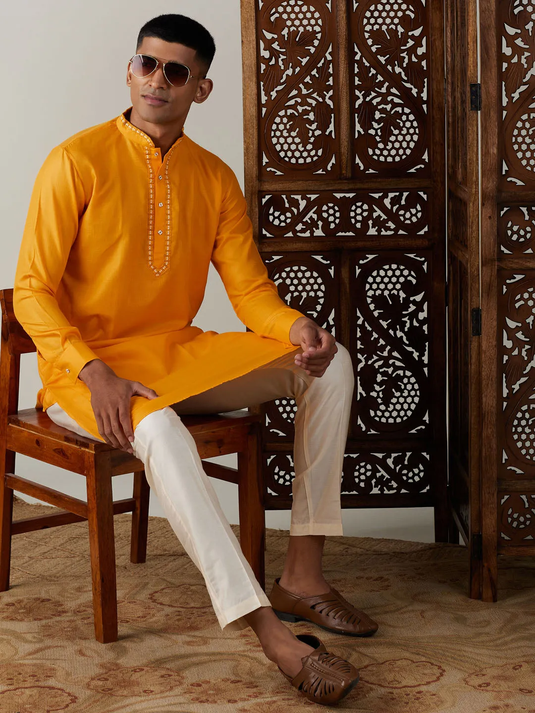 VASTRAMAY Men's Solid Kurta with Pyjama Set