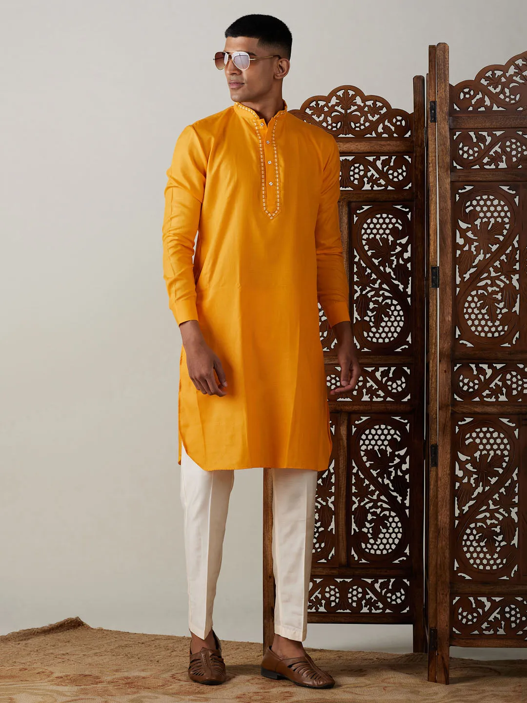 VASTRAMAY Men's Solid Kurta with Pyjama Set