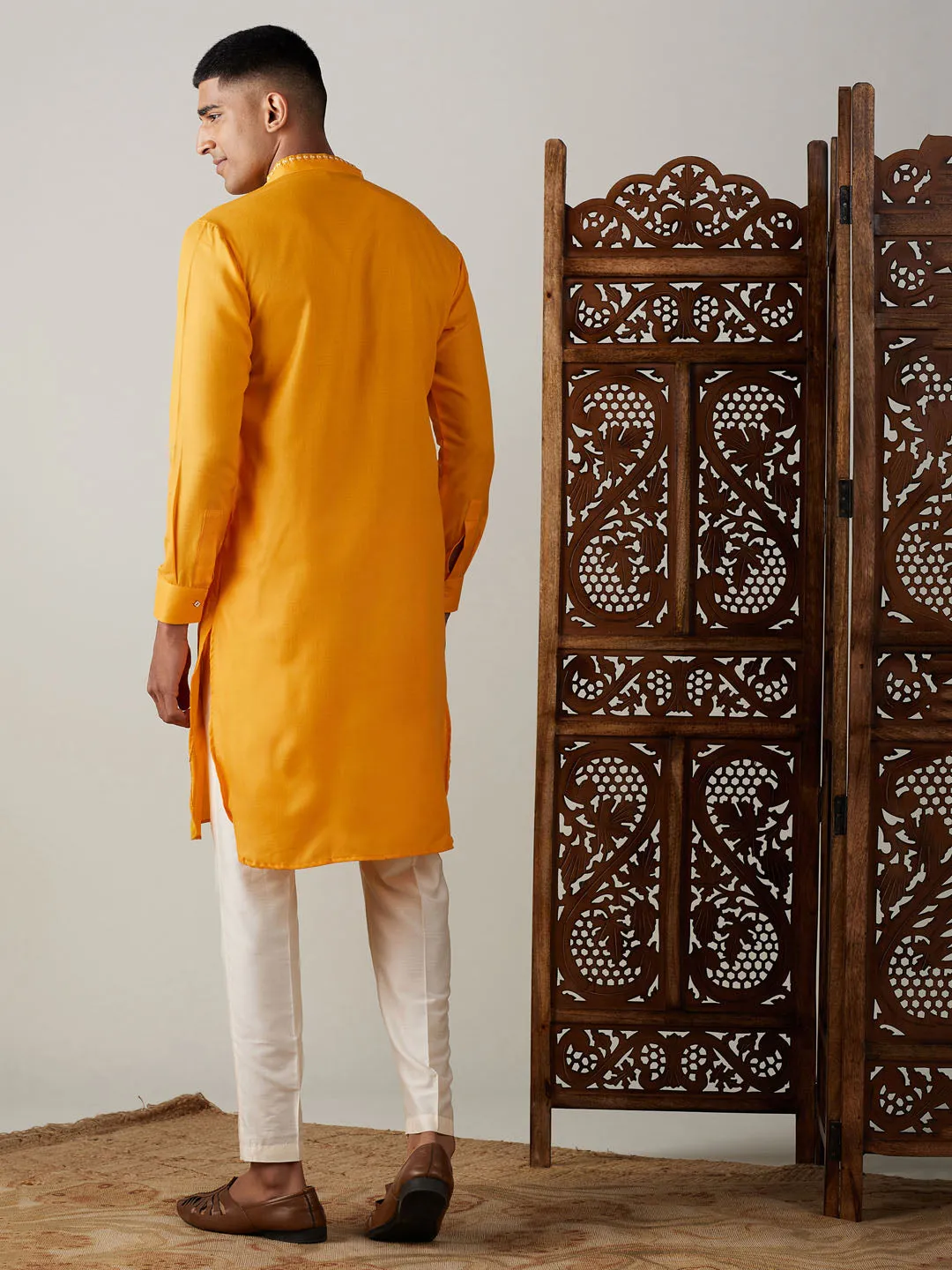 VASTRAMAY Men's Solid Kurta with Pyjama Set